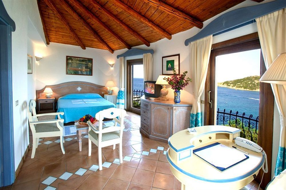 Club Hotel Baja Sardinia Luaran gambar