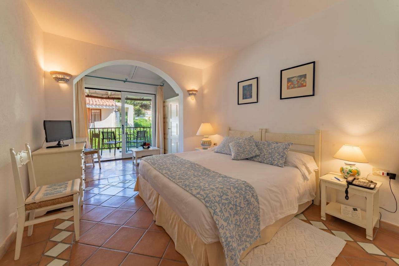 Club Hotel Baja Sardinia Luaran gambar